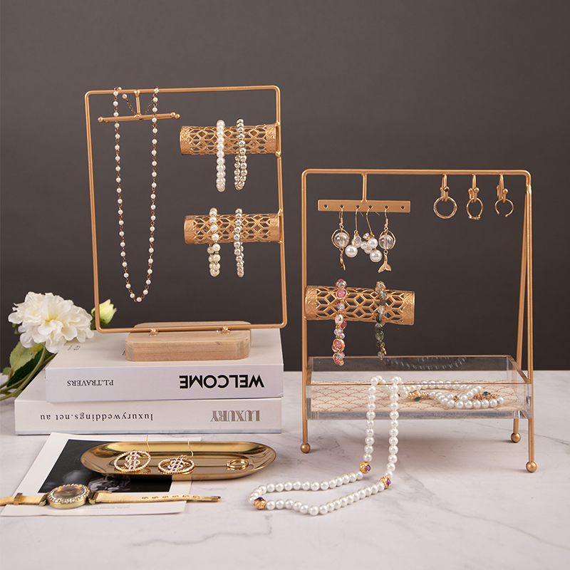 Metalen beugel voor sieradenrek